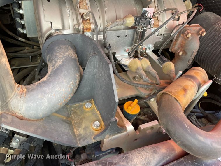 image for item MM9527 2019 Kubota SVL75-2  tracked skid steer loader