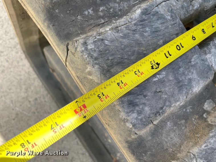 image for item MM9527 2019 Kubota SVL75-2  tracked skid steer loader