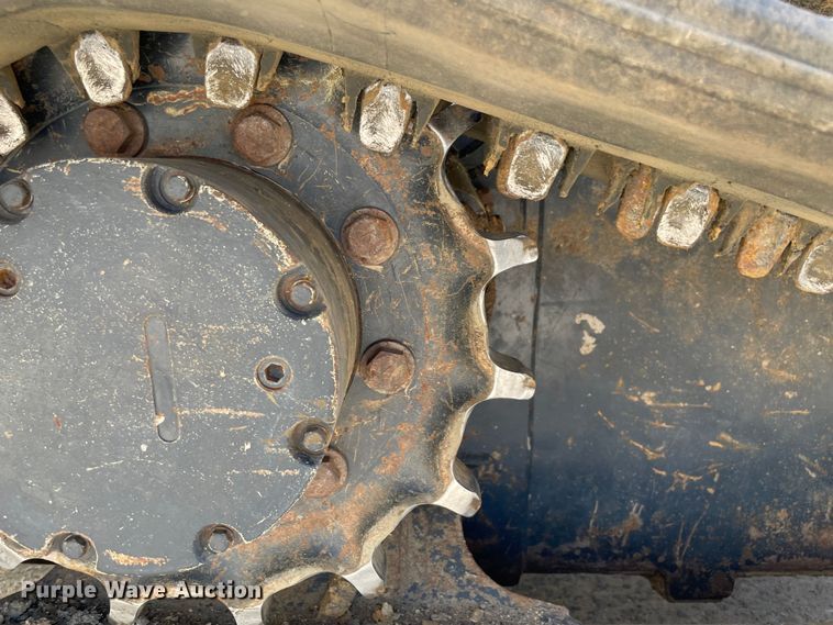 image for item MM9527 2019 Kubota SVL75-2  tracked skid steer loader