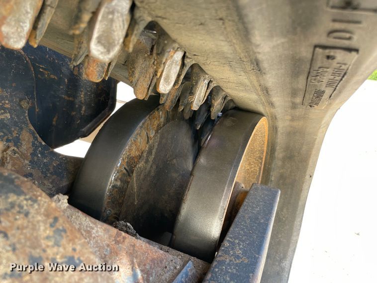 image for item MM9527 2019 Kubota SVL75-2  tracked skid steer loader