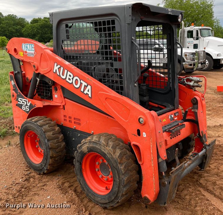 image for item MM9529 2017 Kubota SSV65  skid steer loader