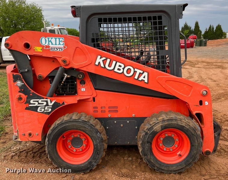 image for item MM9529 2017 Kubota SSV65  skid steer loader