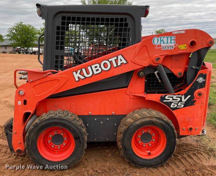 image for item MM9529 2017 Kubota SSV65  skid steer loader