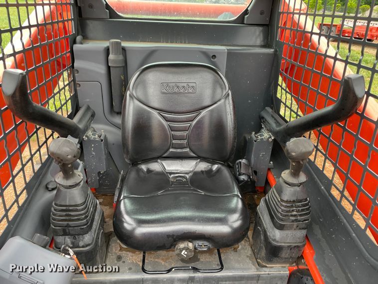 image for item MM9529 2017 Kubota SSV65  skid steer loader