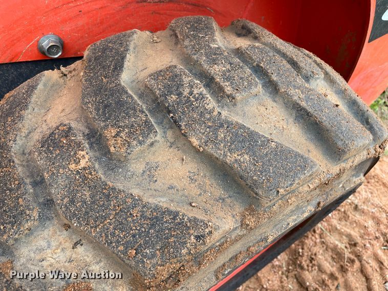 image for item MM9529 2017 Kubota SSV65  skid steer loader