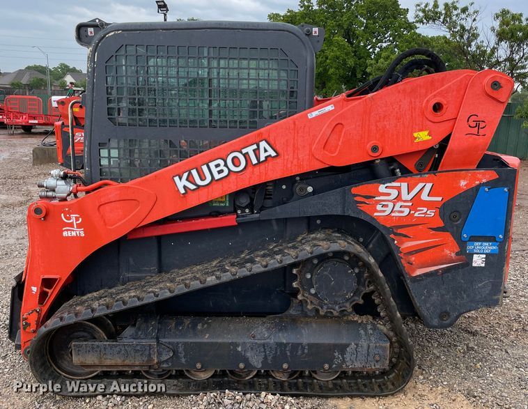 image for item MM9532 2021 Kubota SVL95-2S  tracked skid steer loader