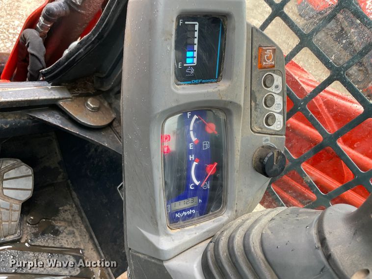 image for item MM9532 2021 Kubota SVL95-2S  tracked skid steer loader