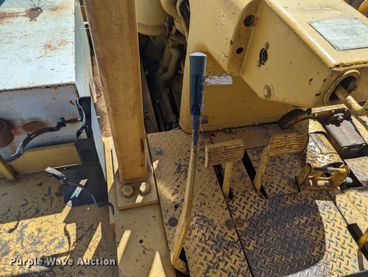image for item MN9995 Caterpillar D7  tack rig