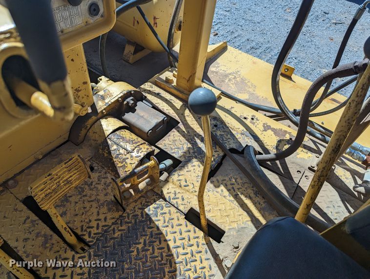 image for item MN9995 Caterpillar D7  tack rig