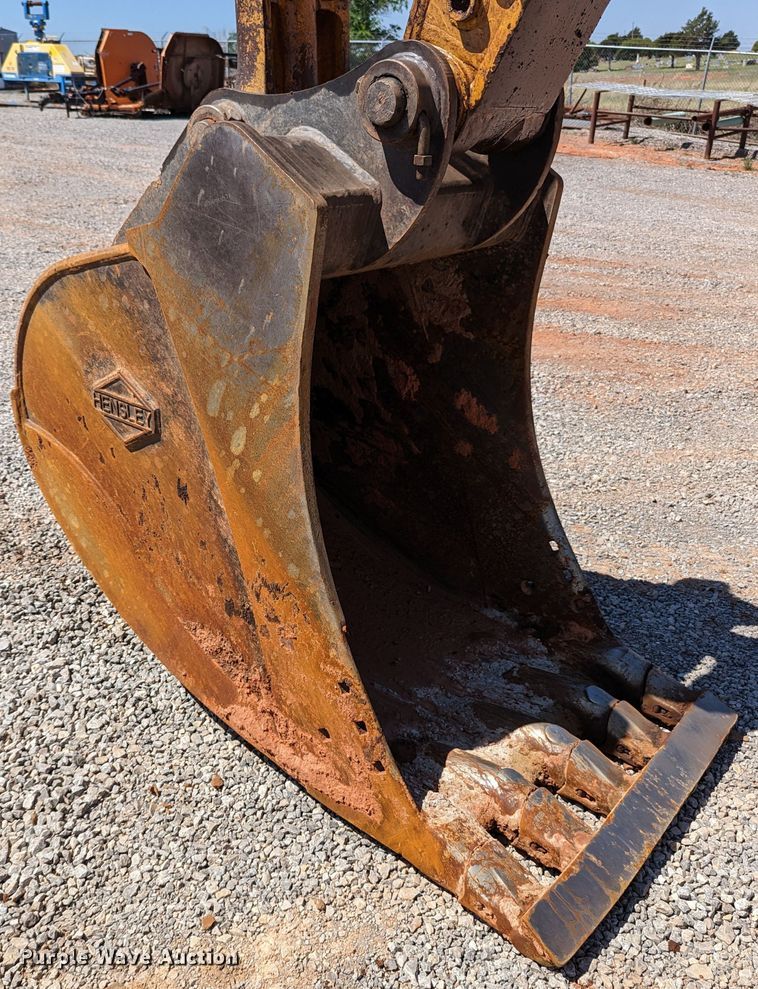 image for item MN9997 2012 Komatsu PC210LC-10  excavator