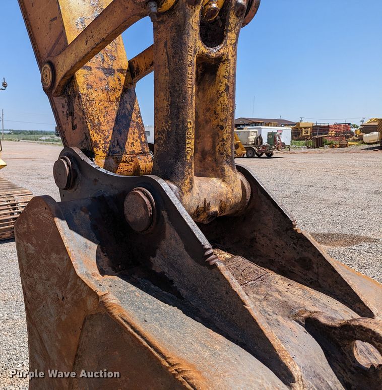 image for item MN9997 2012 Komatsu PC210LC-10  excavator