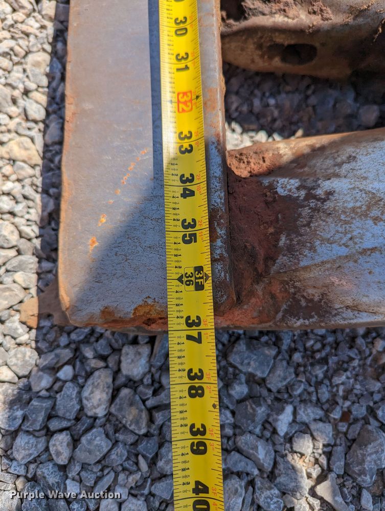 image for item MN9997 2012 Komatsu PC210LC-10  excavator