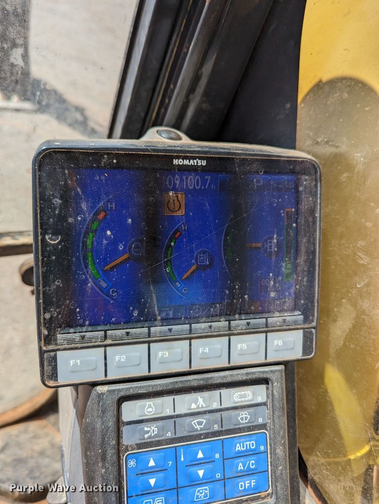 image for item MN9997 2012 Komatsu PC210LC-10  excavator