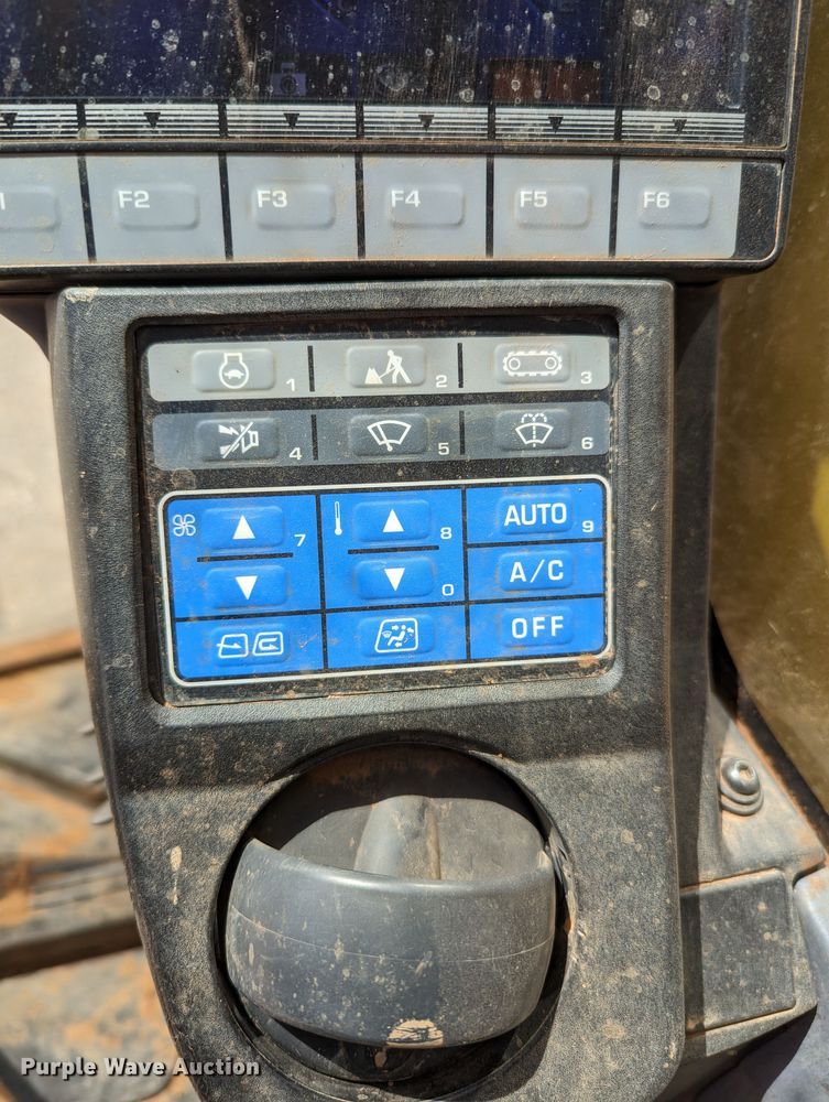 image for item MN9997 2012 Komatsu PC210LC-10  excavator