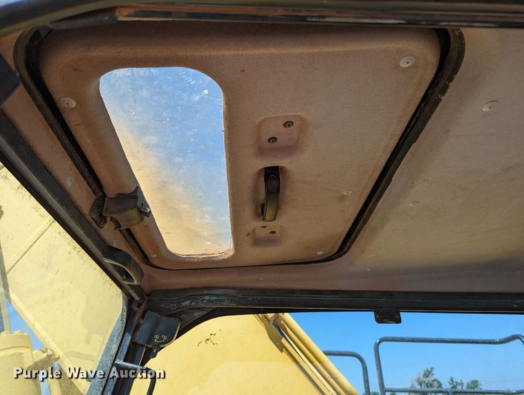 image for item MN9997 2012 Komatsu PC210LC-10  excavator