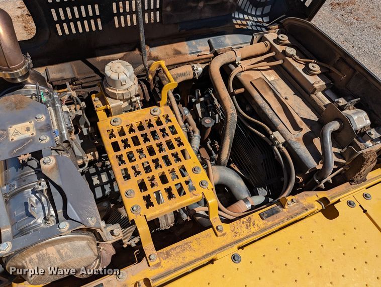 image for item MN9997 2012 Komatsu PC210LC-10  excavator