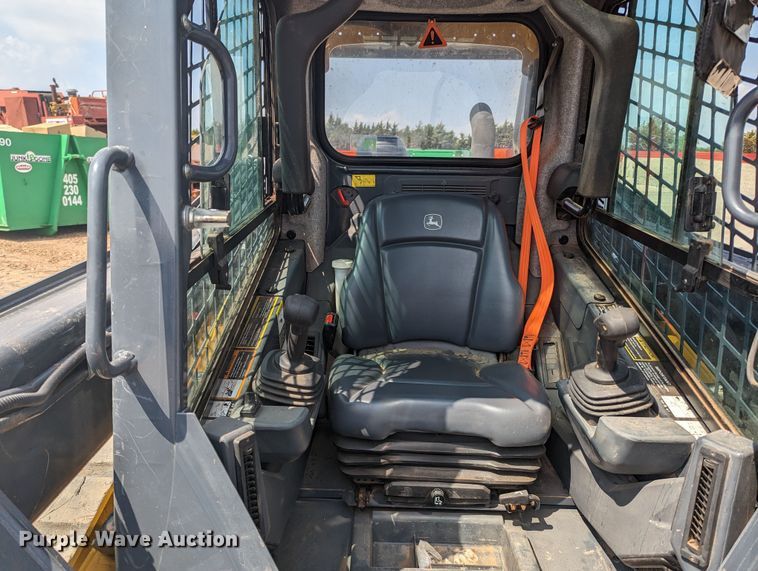 image for item MO9022 2022 John Deere 325G  tracked skid steer loader