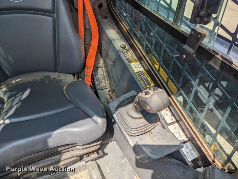 image for item MO9022 2022 John Deere 325G  tracked skid steer loader