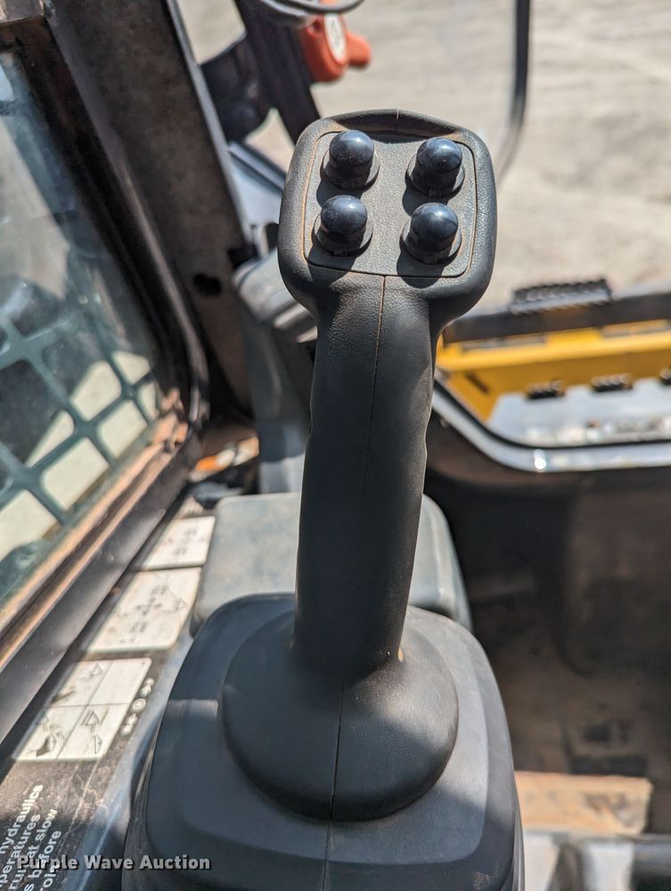 image for item MO9022 2022 John Deere 325G  tracked skid steer loader