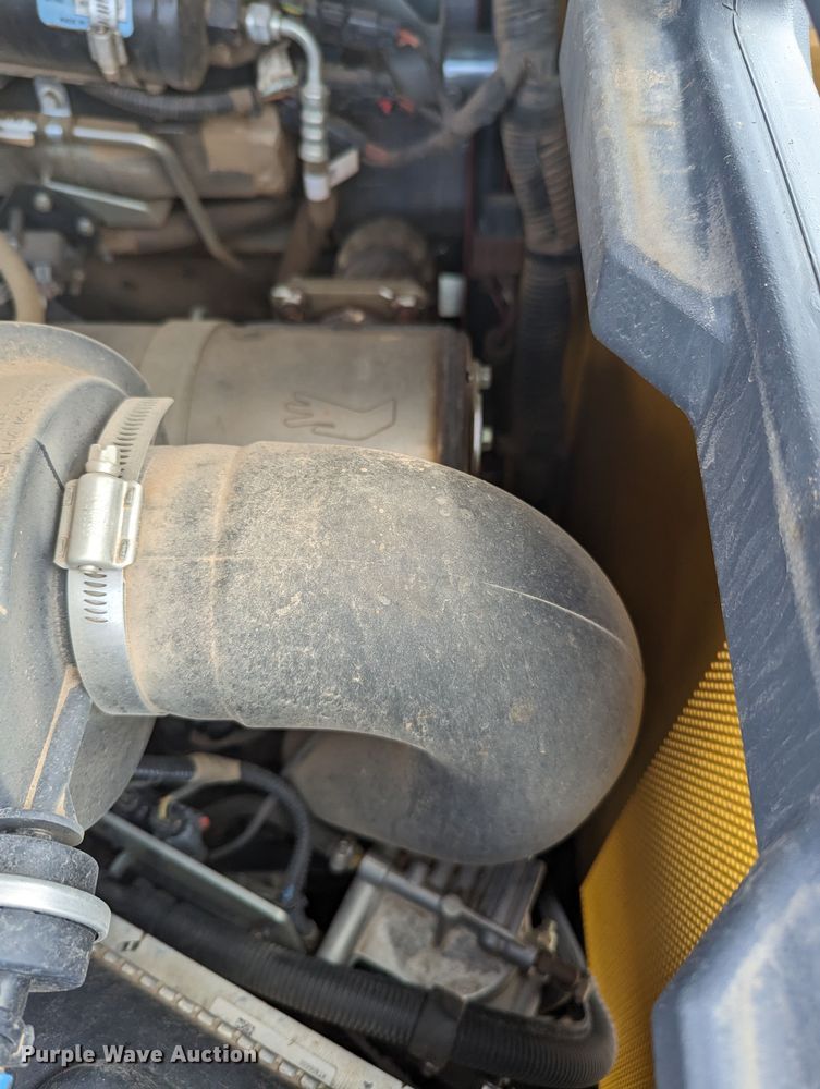 image for item MO9022 2022 John Deere 325G  tracked skid steer loader