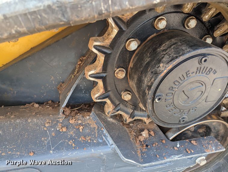 image for item MO9022 2022 John Deere 325G  tracked skid steer loader