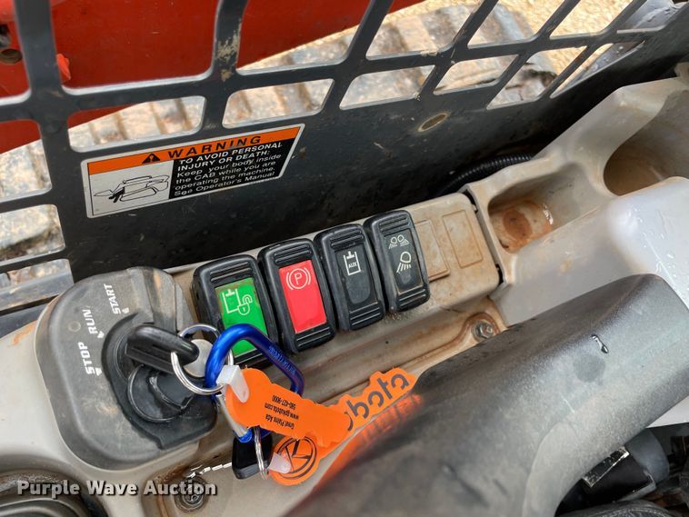 image for item MR9038 2020 Kubota SVL75-2  tracked skid steer loader