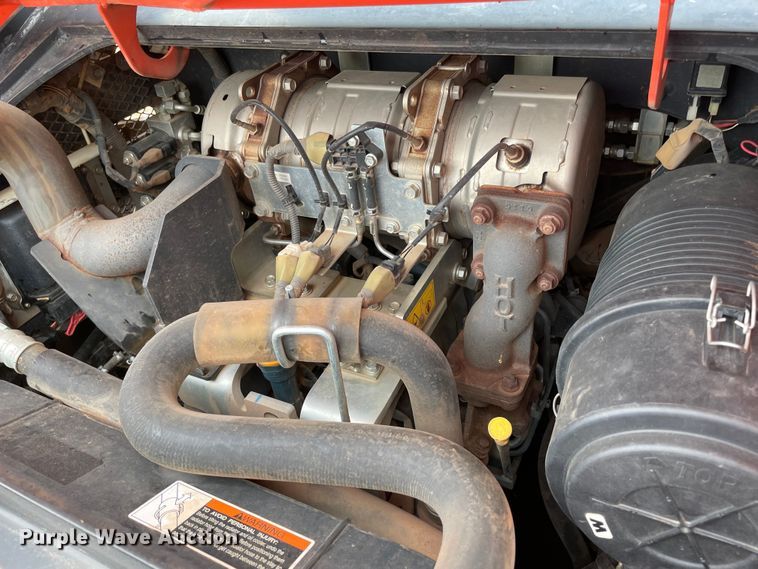 image for item MR9038 2020 Kubota SVL75-2  tracked skid steer loader