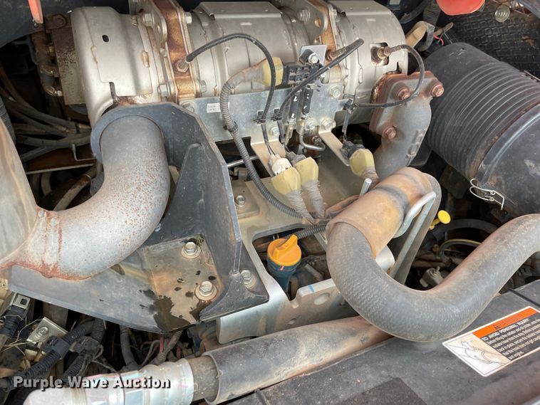 image for item MR9038 2020 Kubota SVL75-2  tracked skid steer loader