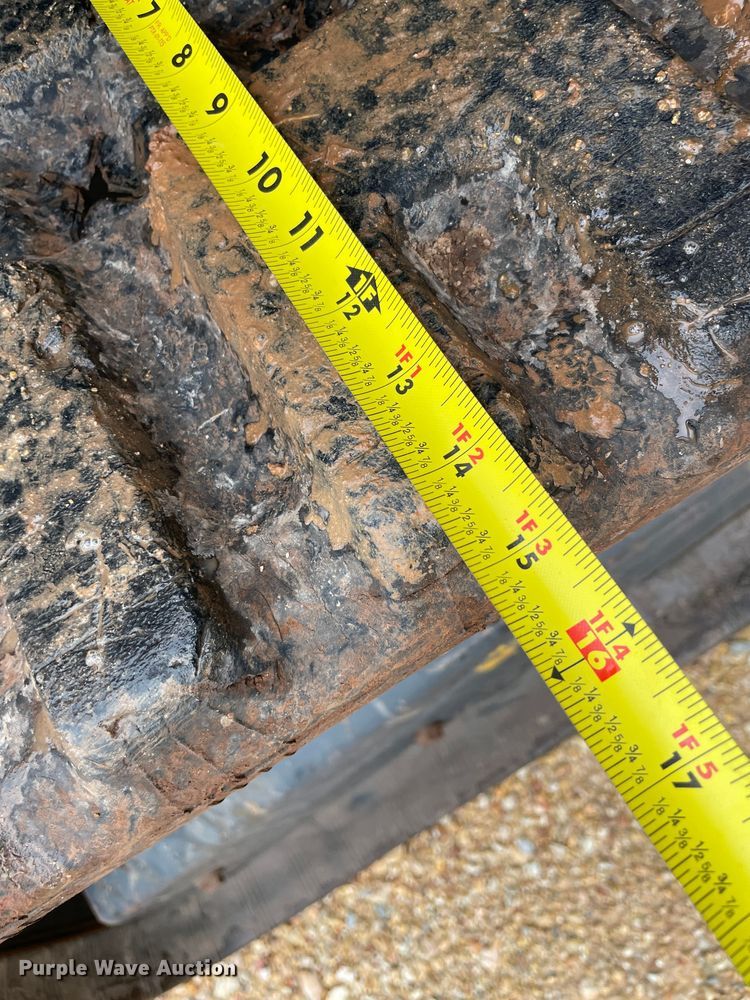 image for item MR9038 2020 Kubota SVL75-2  tracked skid steer loader