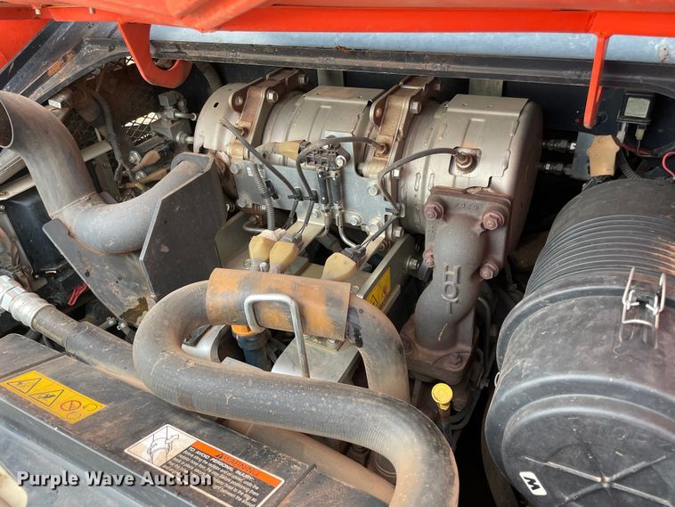 image for item MR9039 2020 Kubota SVL75-2  tracked skid steer loader