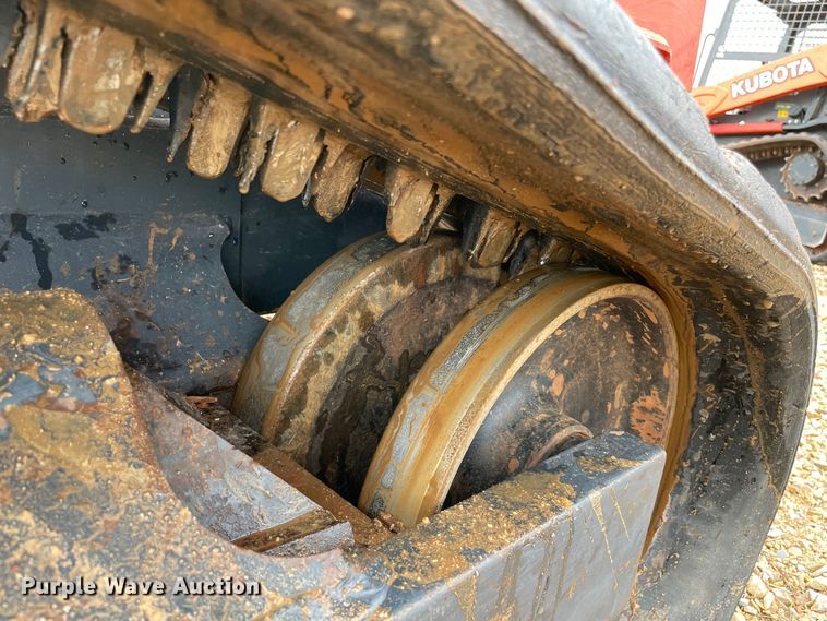 image for item MR9039 2020 Kubota SVL75-2  tracked skid steer loader