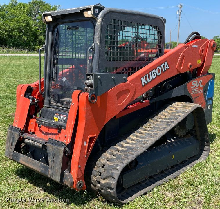 image for item MR9044 2020 Kubota SVL95-2S  tracked skid steer loader