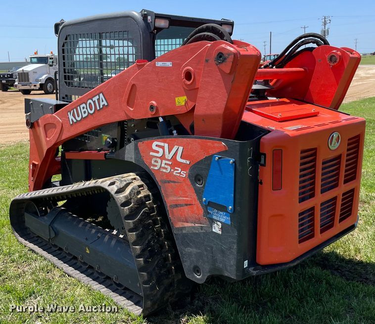 image for item MR9044 2020 Kubota SVL95-2S  tracked skid steer loader