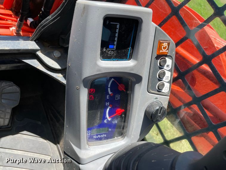 image for item MR9044 2020 Kubota SVL95-2S  tracked skid steer loader