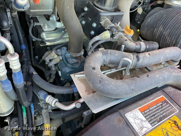 image for item MR9044 2020 Kubota SVL95-2S  tracked skid steer loader