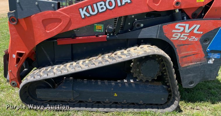 image for item MR9044 2020 Kubota SVL95-2S  tracked skid steer loader