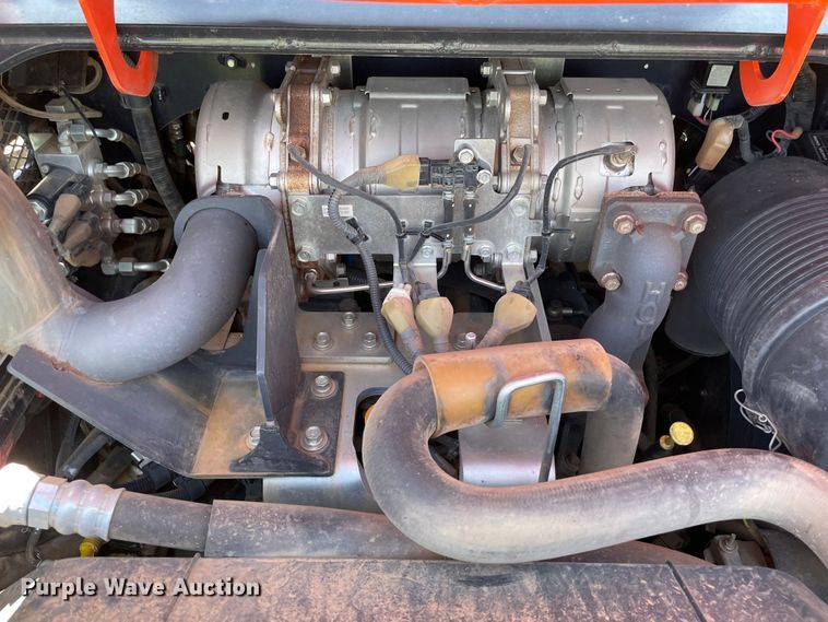 image for item MR9045 2020 Kubota SVL75-2  tracked skid steer loader