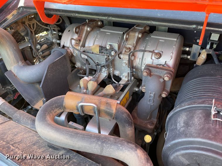 image for item MR9045 2020 Kubota SVL75-2  tracked skid steer loader