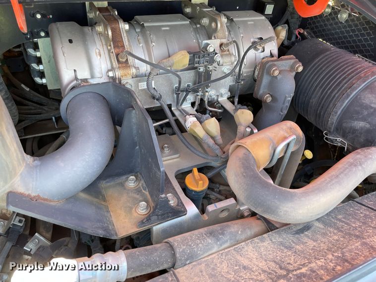 image for item MR9045 2020 Kubota SVL75-2  tracked skid steer loader