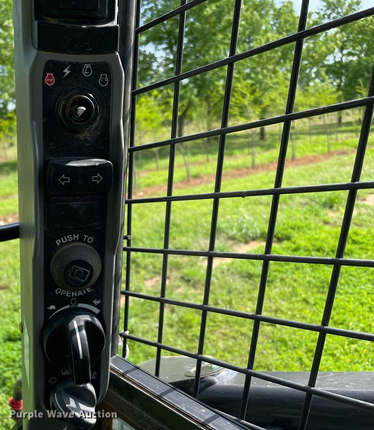 image for item MR9050 2020 New Holland C332  tracked skid steer loader