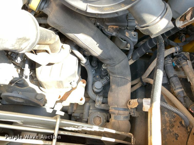 image for item MR9050 2020 New Holland C332  tracked skid steer loader