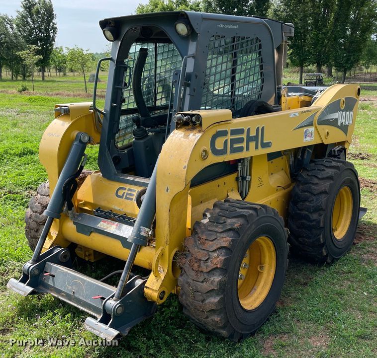 image for item MR9051 2014 Gehl V400  skid steer loader