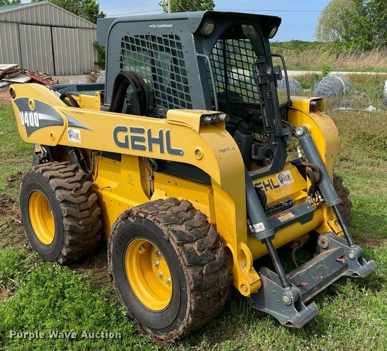 image for item MR9051 2014 Gehl V400  skid steer loader