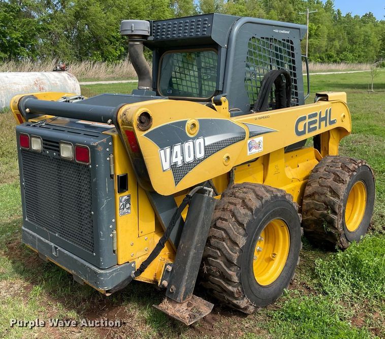 image for item MR9051 2014 Gehl V400  skid steer loader