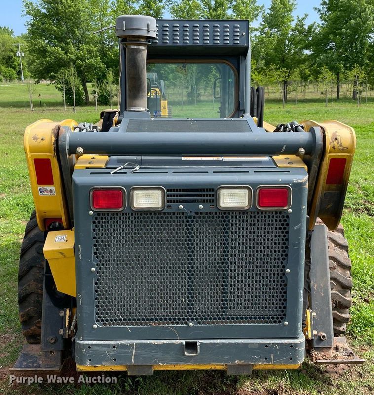 image for item MR9051 2014 Gehl V400  skid steer loader