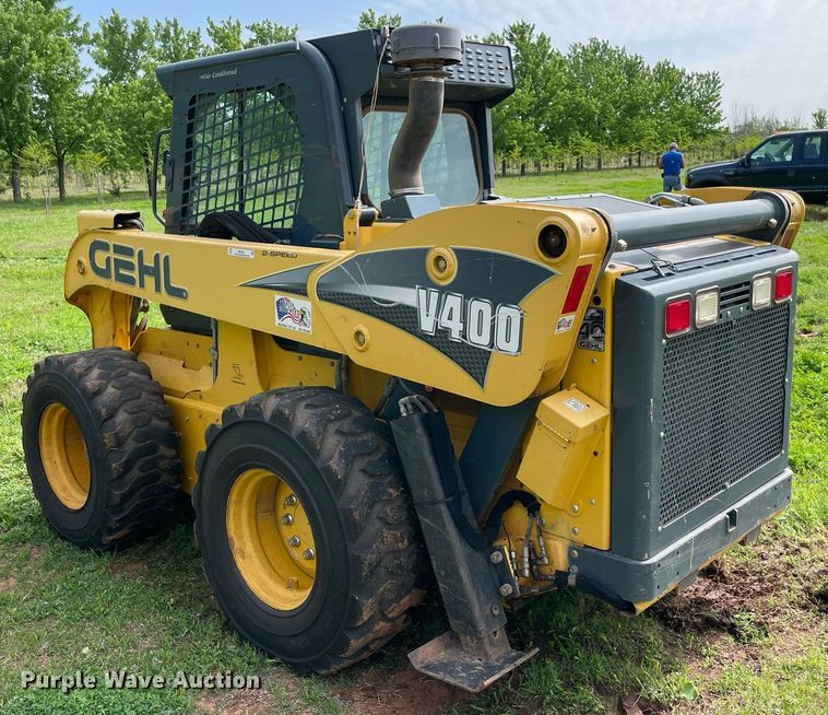 image for item MR9051 2014 Gehl V400  skid steer loader