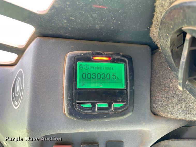 image for item MR9051 2014 Gehl V400  skid steer loader