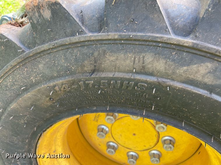 image for item MR9051 2014 Gehl V400  skid steer loader