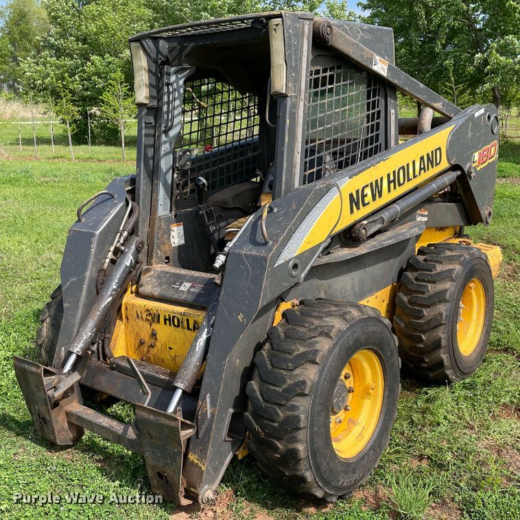 image for item MR9052 2010 New Holland L180  skid steer loader