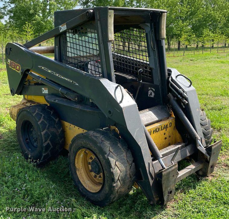image for item MR9052 2010 New Holland L180  skid steer loader